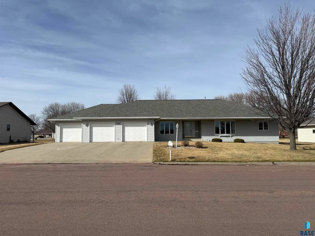 308 E Wagner St, Marion, SD 57043 - #1