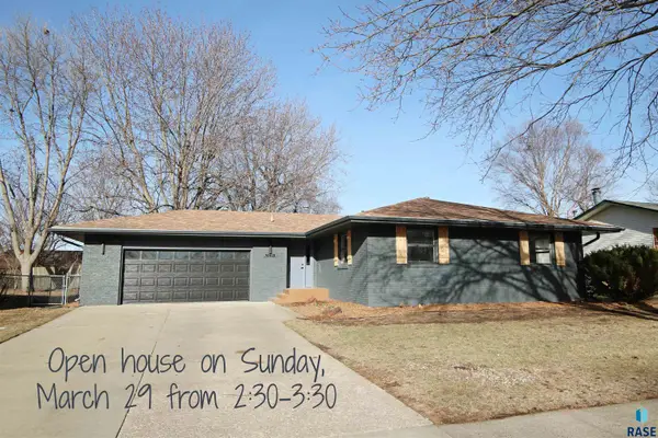 4413 S Lewis Ave, Sioux Falls, SD 57103