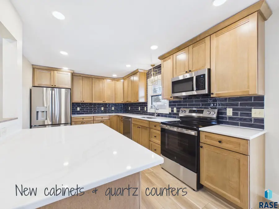 4413 S Lewis Ave, Sioux Falls, SD 57103 - #2