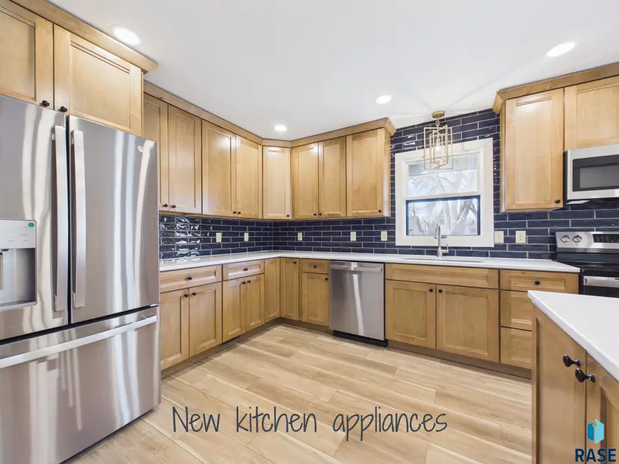 4413 S Lewis Ave, Sioux Falls, SD 57103 - #3