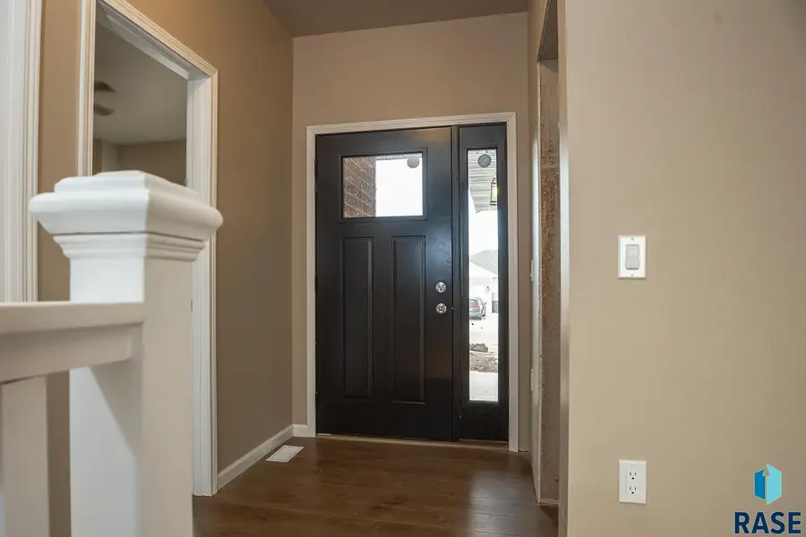 706 W Opal Ln, Hartford, SD 57033 - #2