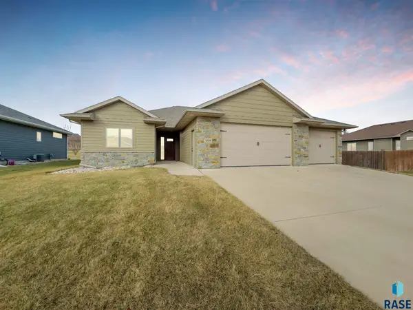 1909 S Firefly Dr, Sioux Falls, SD 57110