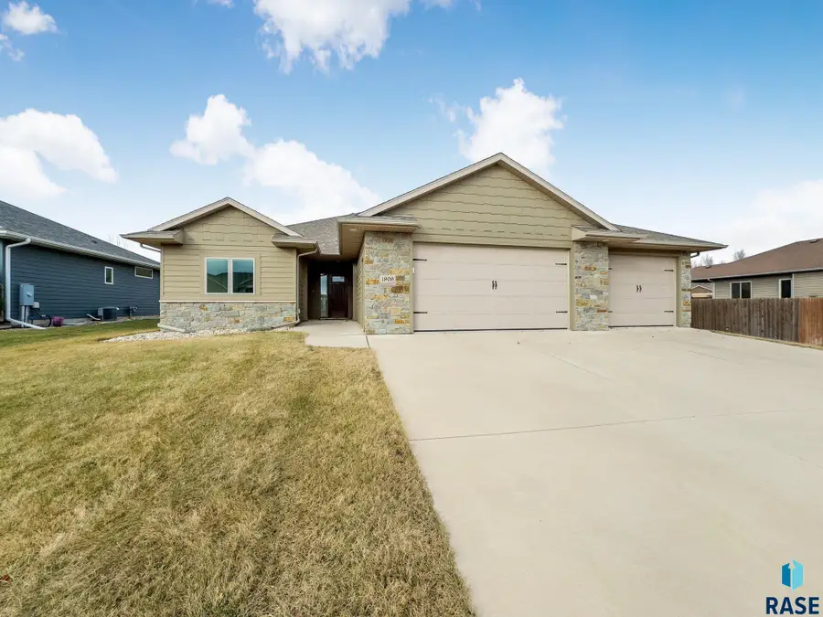 1909 S Firefly Dr, Sioux Falls, SD 57110 - #3