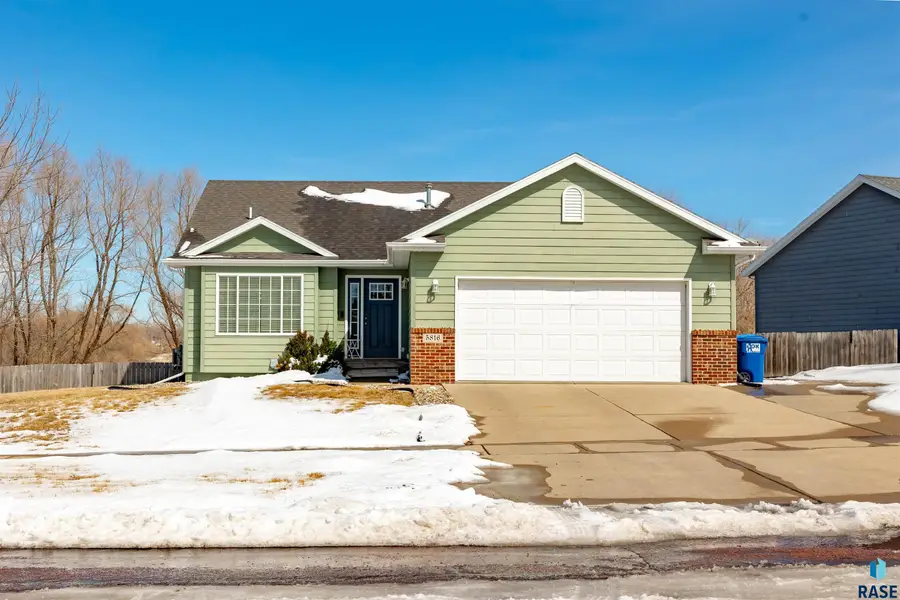 5816 W Teem St, Sioux Falls, SD 57107 - #2