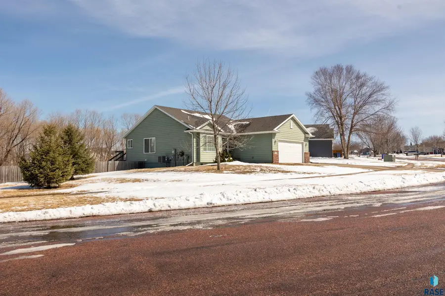 5816 W Teem St, Sioux Falls, SD 57107 - #3