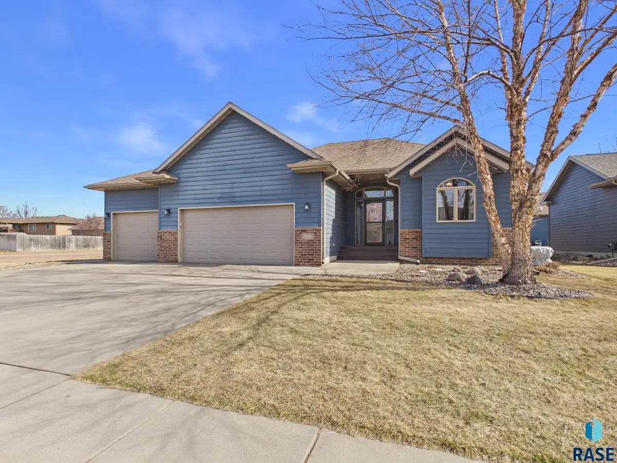 1700 S Locust Ave, Brandon, SD 57005 - #1