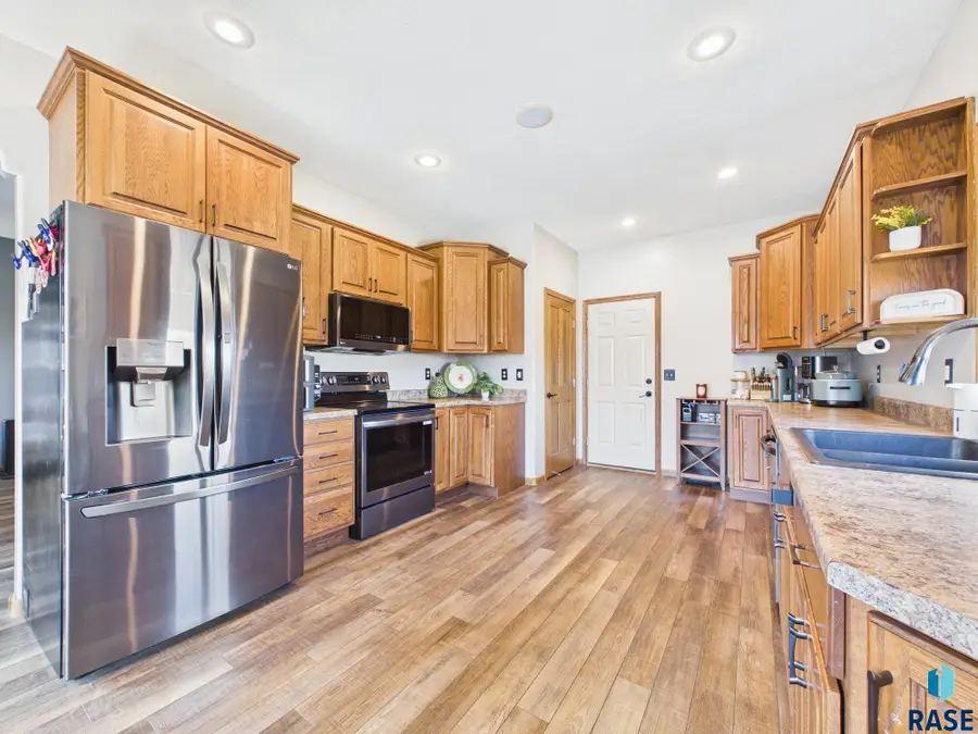 1700 S Locust Ave, Brandon, SD 57005 - #2