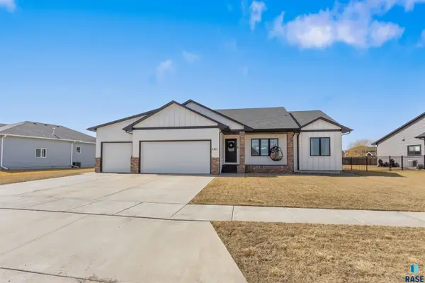 5301 S Hosta Ave, Sioux Falls, SD 57108