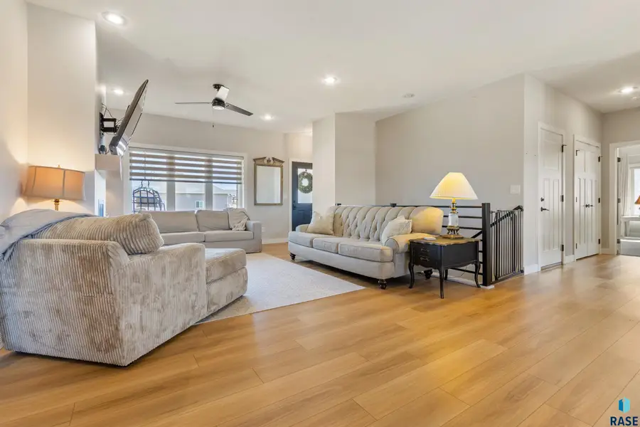 5301 S Hosta Ave, Sioux Falls, SD 57108 - #2