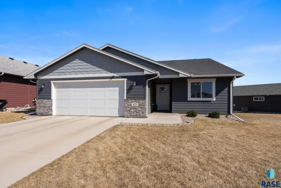 422 Thelma Ave, Harrisburg, SD 57032 - #2