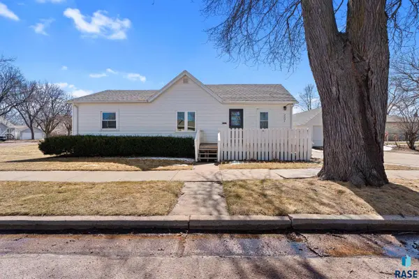 2405 W Bailey St, Sioux Falls, SD 57104