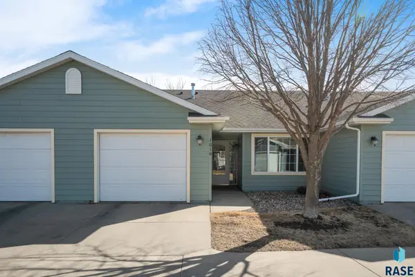 1010 N Crape Pl, Sioux Falls, SD 57107