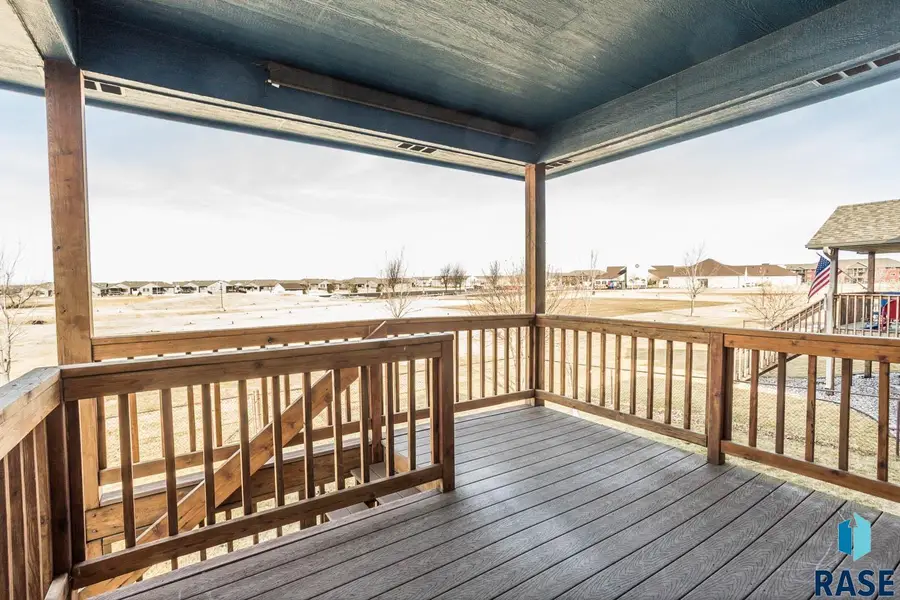 2021 S Haraldson Ave, Sioux Falls, SD 57106 - #3