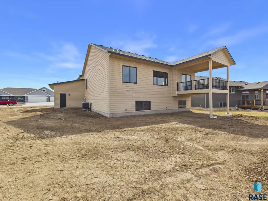 6808 E Dugout Ln, Sioux Falls, SD 57110 - #3