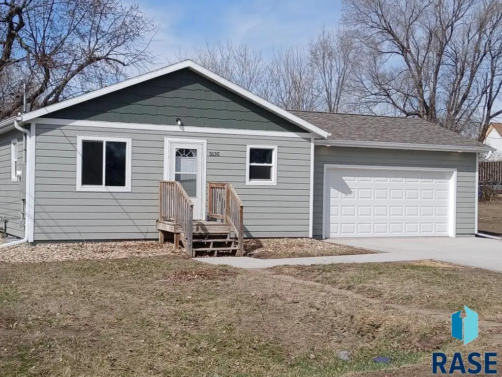 3135 N Lewis Ave, Sioux Falls, SD 57104 - #1
