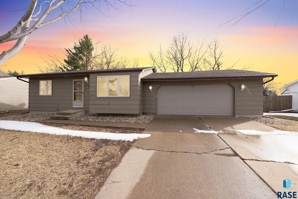6305 W 58th St, Sioux Falls, SD 57106 - #1
