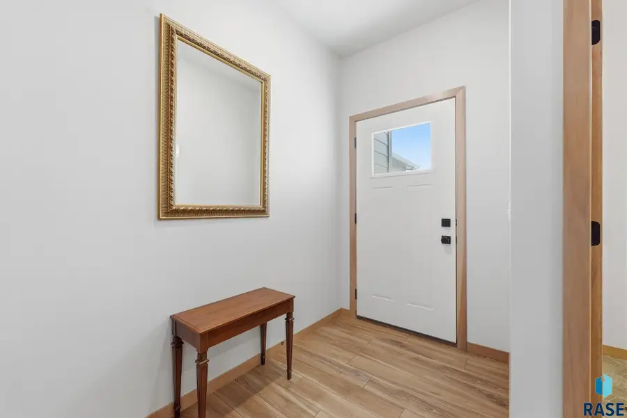 8032 E Tencate Pl, Sioux Falls, SD 57110 - #2