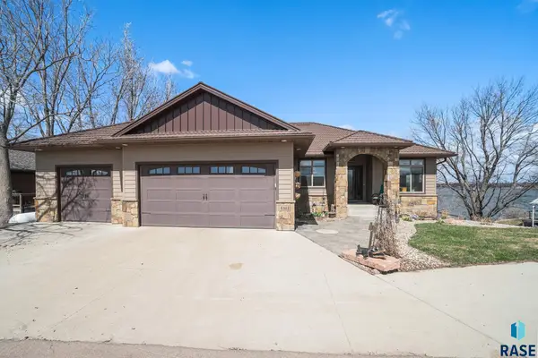 5381 South Shore Dr, Chester, SD 57016