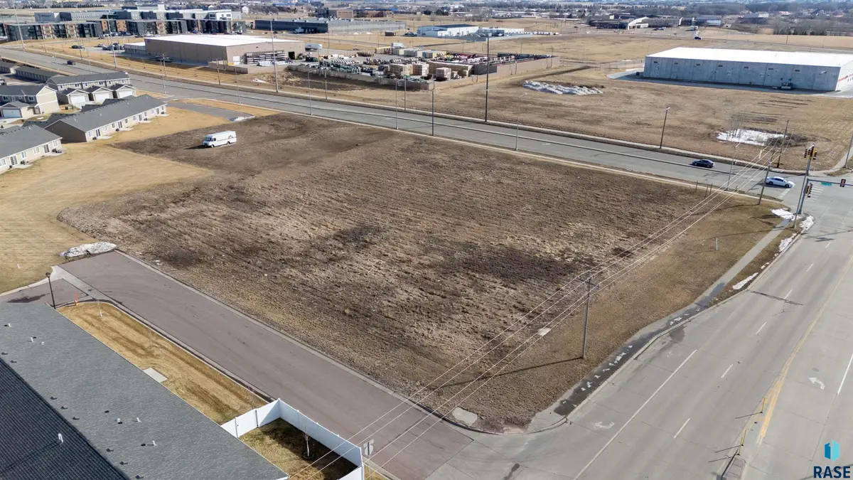1101 N Marion Rd, Sioux Falls, SD 57107 - #1