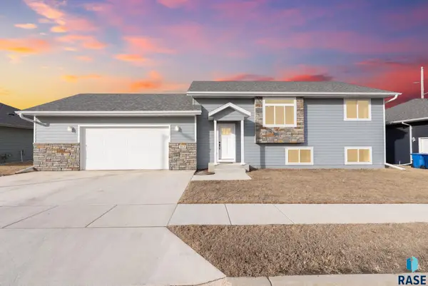 412 E Cairos Pl, Brandon, SD 57005