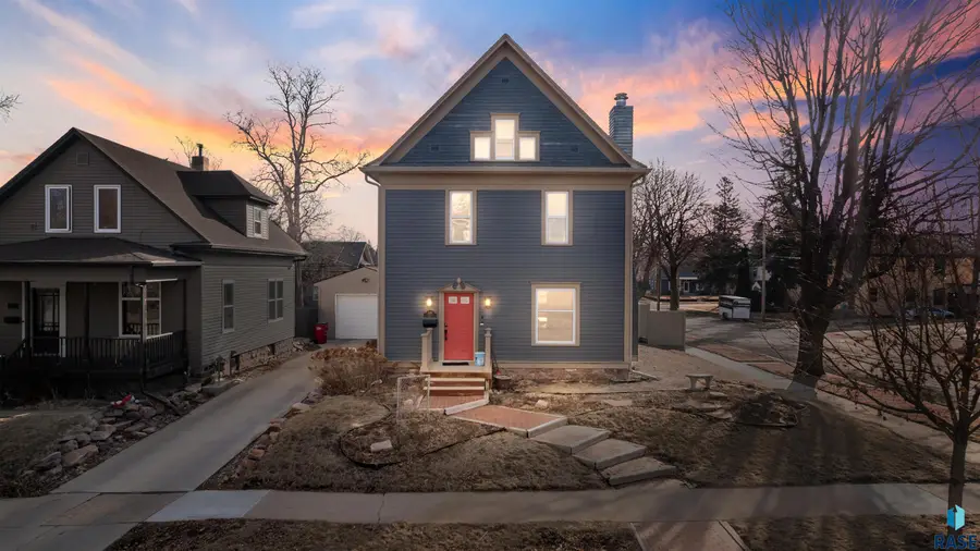1120 S Center Ave, Sioux Falls, SD 57105 - #3