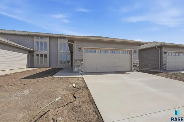 6123 S Bison Pl, Sioux Falls, SD 57108