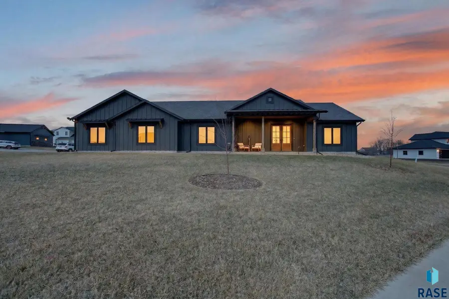 2400 N Reichelt Cir, Tea, SD 57064 - #2