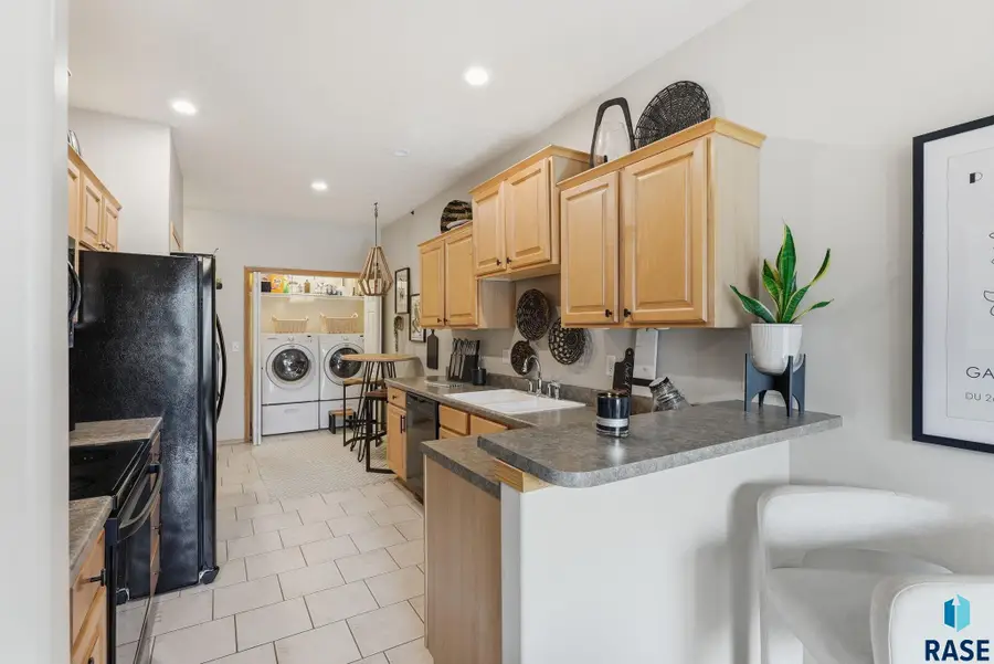 5518 Sandra Dr, Sioux Falls, SD 57108 - #2