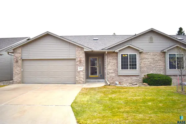 5305 W Sunnydale Pl, Sioux Falls, SD 57106