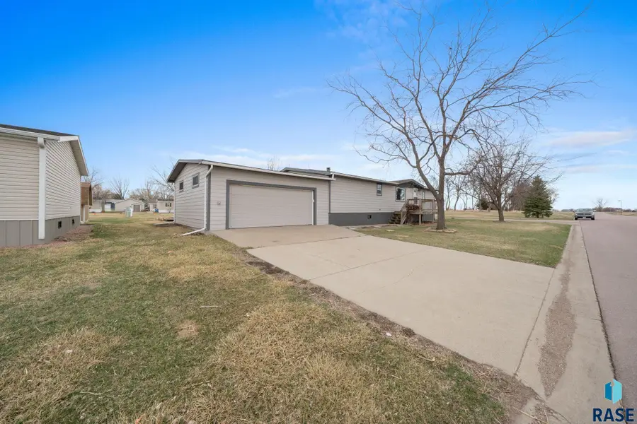 900 S Harrison St, Lennox, SD 57039 - #2