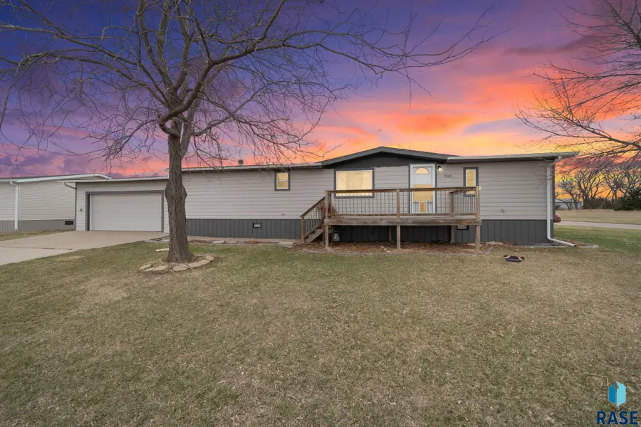 900 S Harrison St, Lennox, SD 57039 - #3