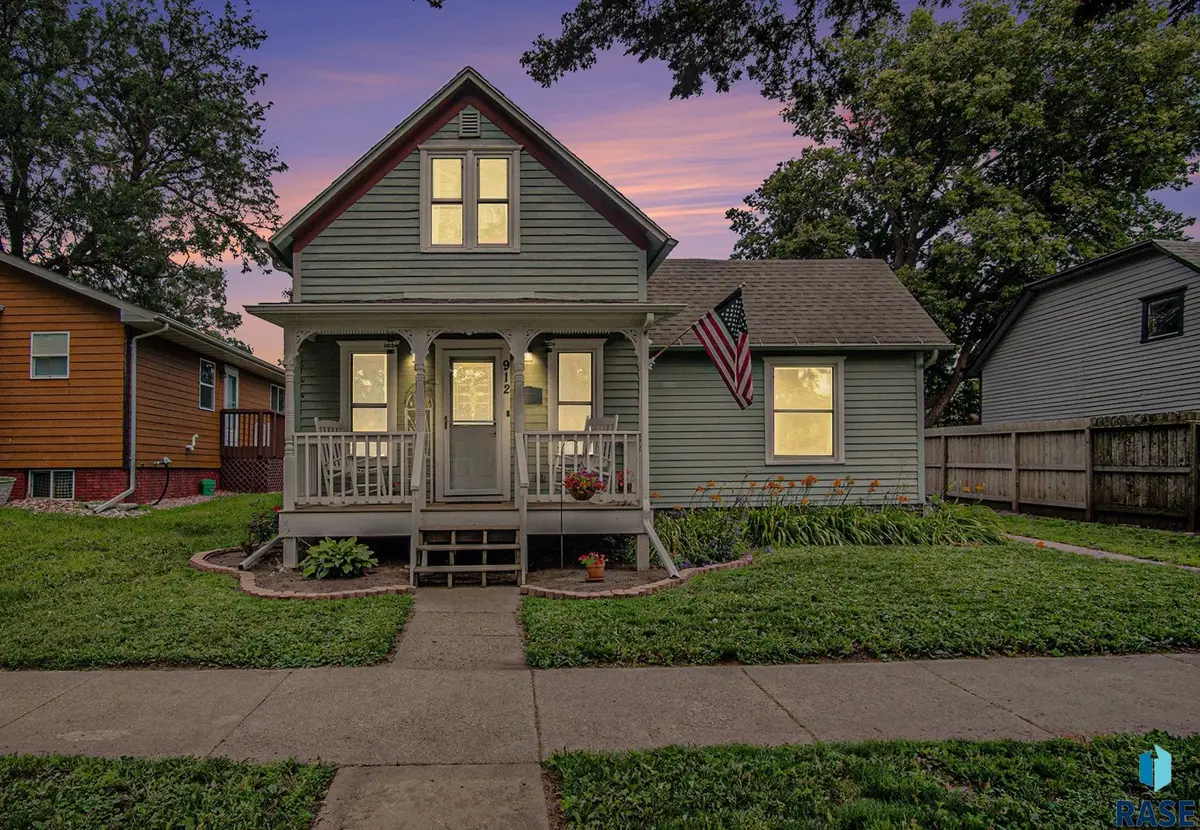 912 N Spring Ave, Sioux Falls, SD 57104 - #1