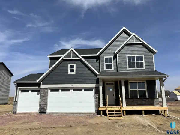 2200 E Bergen Cir, Brandon, SD 57005
