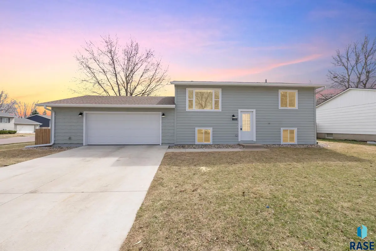 5901 W 58th St, Sioux Falls, SD 57106 - #1