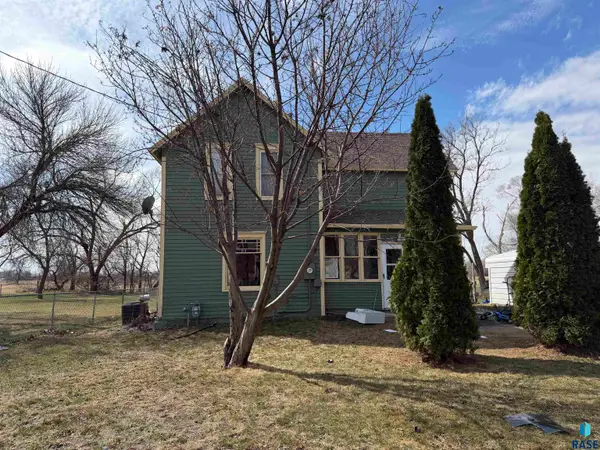 513 S Garfield St, Lennox, SD 57039