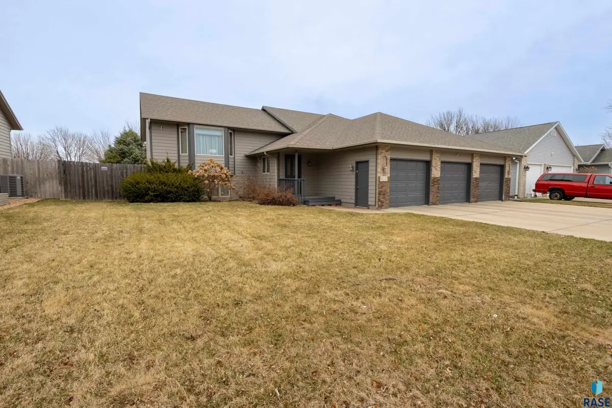 612 N Sandberg Dr, Sioux Falls, SD 57110 - #1