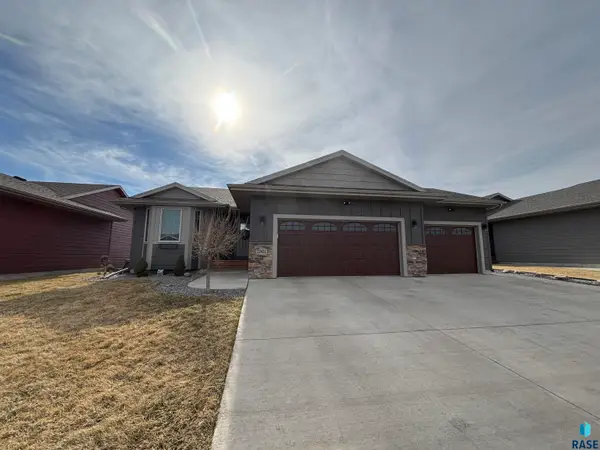 2301 S Creekview Ave, Sioux Falls, SD 57106