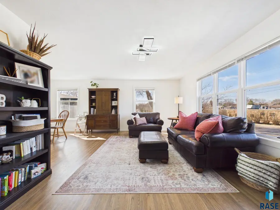 1608 S Willow Ave, Sioux Falls, SD 57105 - #3