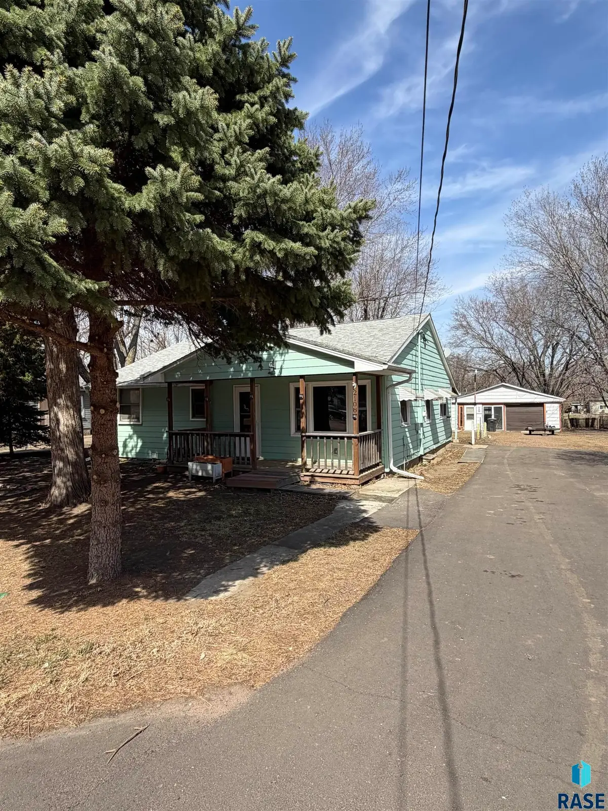 2108 E 30th St N, Sioux Falls, SD 57104 - #1