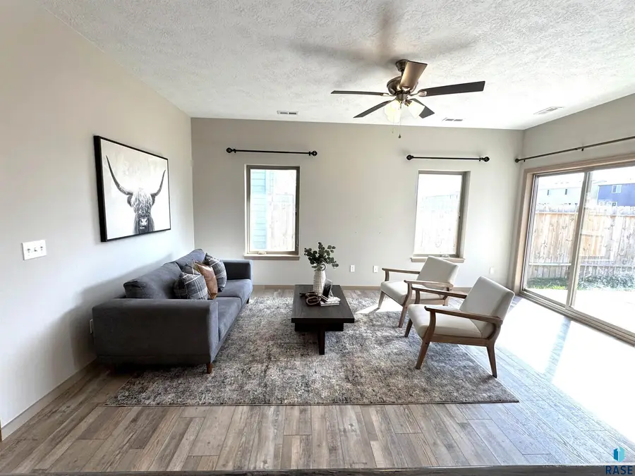 9501 W Dolores Dr, Sioux Falls, SD 57106 - #3