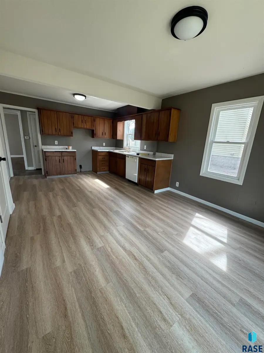 413 S West Ave, Sioux Falls, SD 57104 - #2
