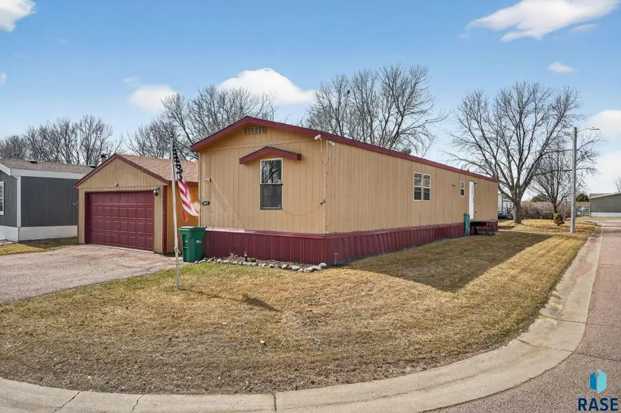 607 Bobwhite Pl, Sioux Falls, SD 57107 - #2