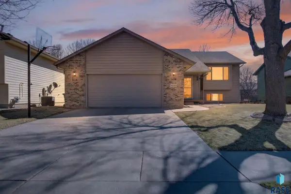 4219 E 37th St, Sioux Falls, SD 57103