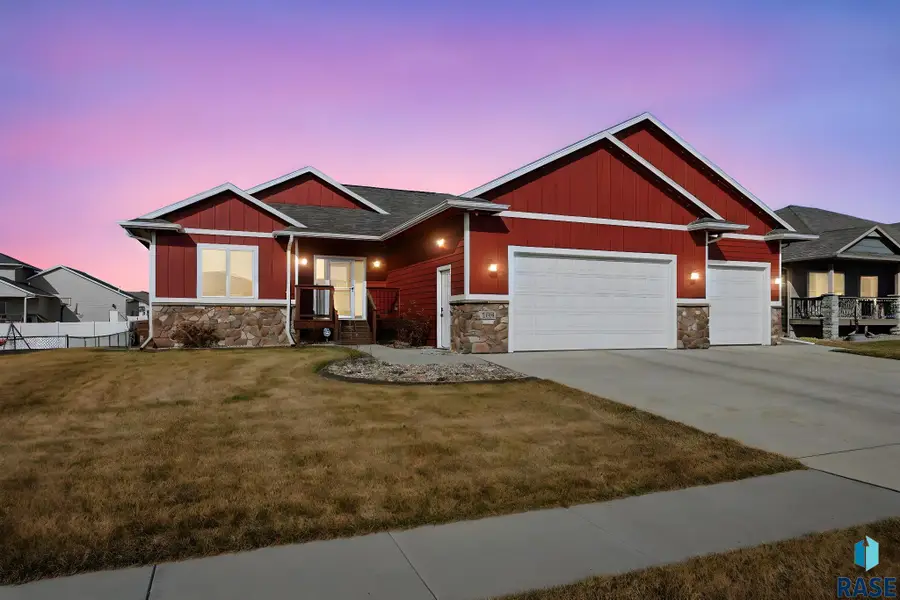 4405 S Sawtooth Trl, Sioux Falls, SD 57110 - #2