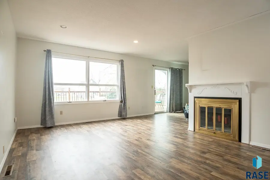 1141 Vermillion St, Centerville, SD 57014 - #3