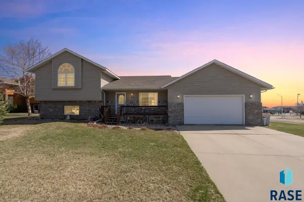 220 S Augusta Ave, Brandon, SD 57005