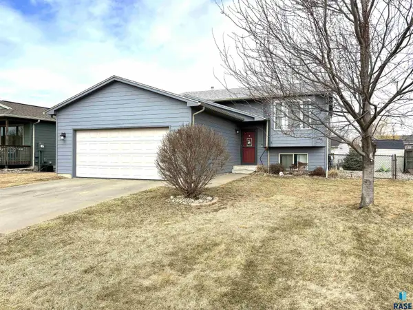 606 W Lois Ln, Harrisburg, SD 57032