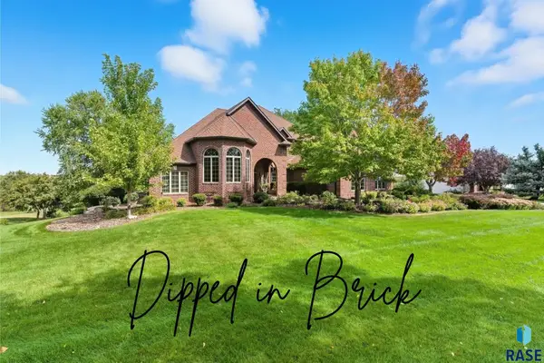 8516 E Willow Ridge Pl, Sioux Falls, SD 57110