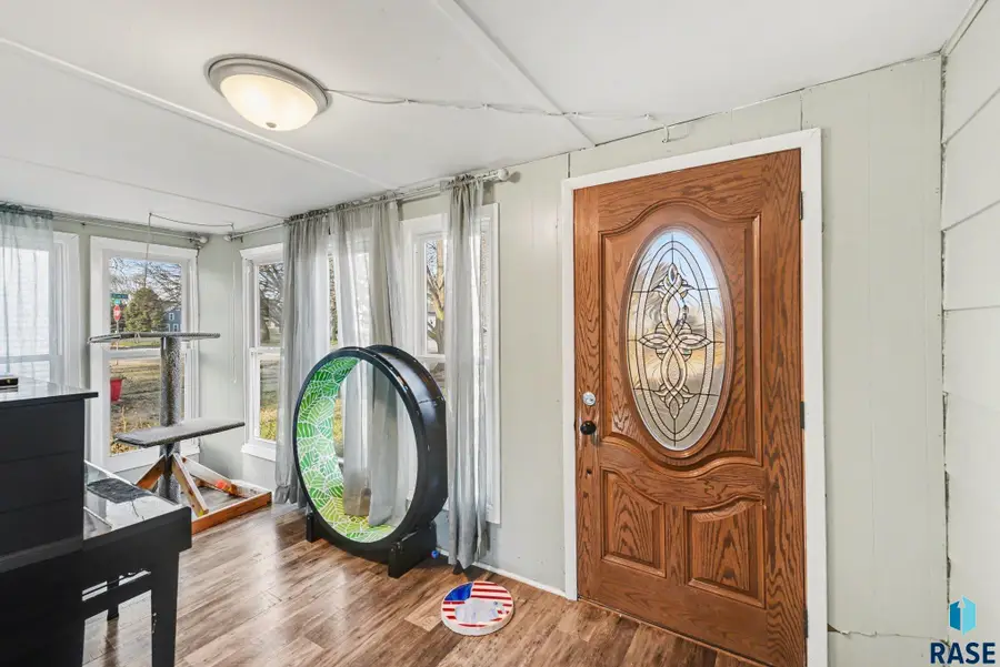 208 S 3rd St, Beresford, SD 57004 - #2