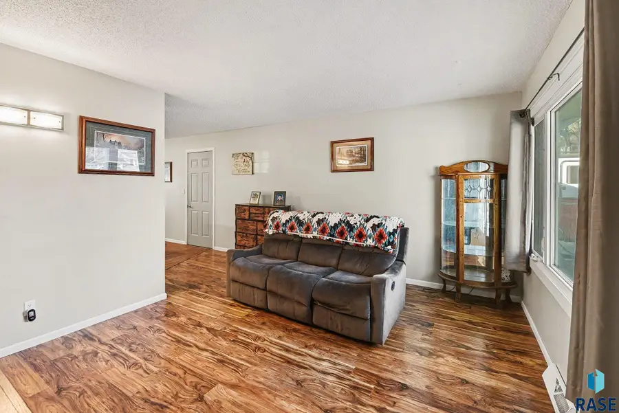 5413 N French Ave, Sioux Falls, SD 57104 - #2